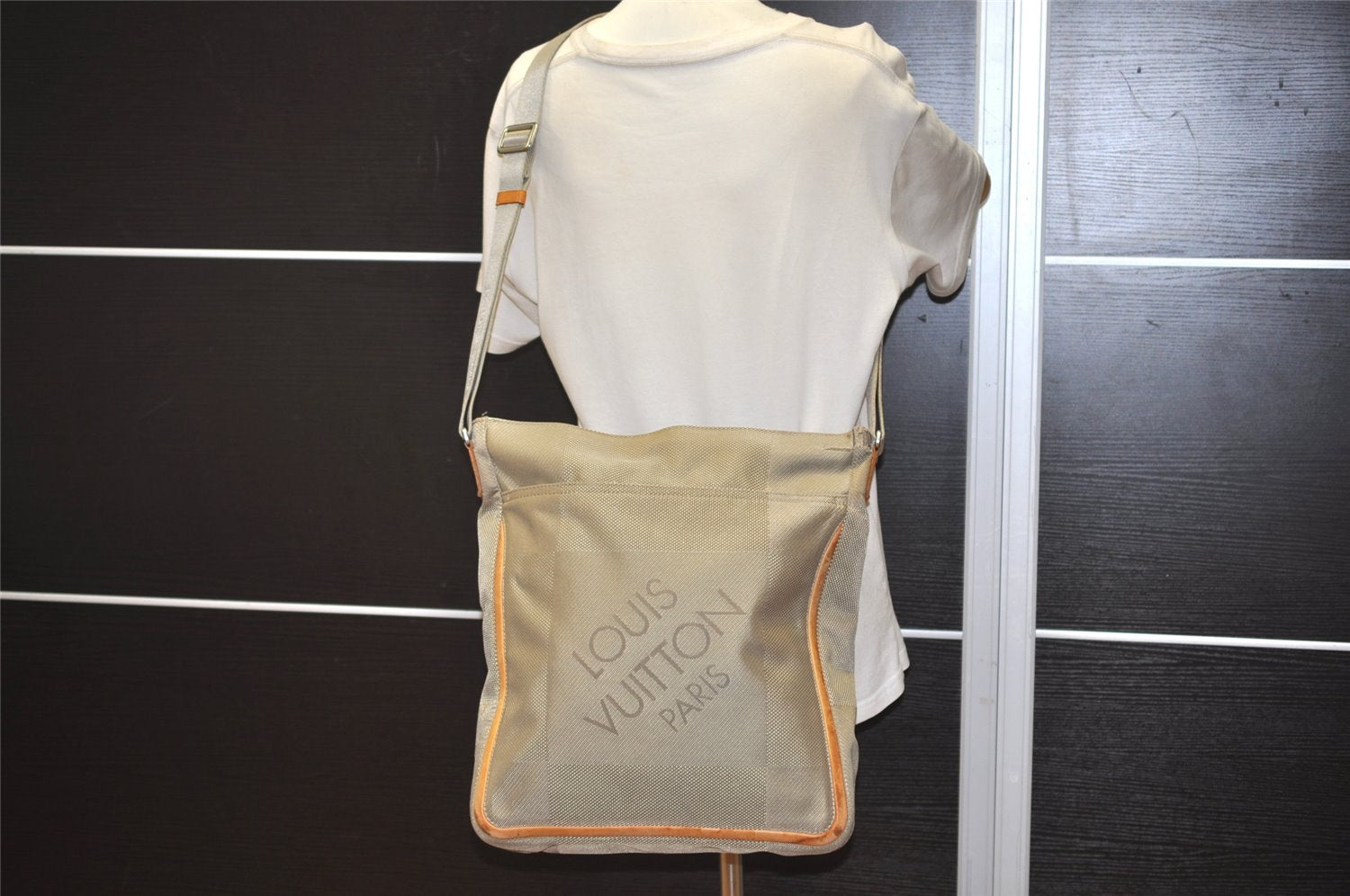 Authentic Louis Vuitton Damier Geant Compagnon Shoulder Bag M93045 Beige 3090J