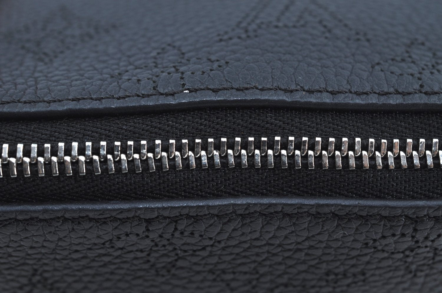 Auth Louis Vuitton Mahina Babylone Chain BB 2Way Hand Bag Black M51223 LV 3104I