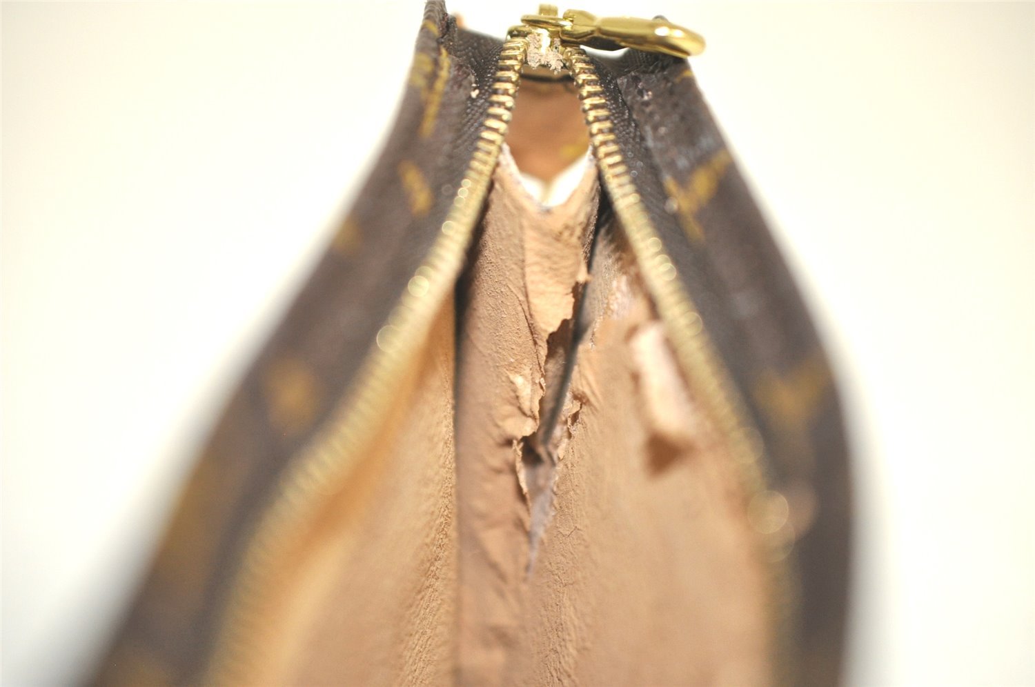 Authentic Louis Vuitton Monogram Pouch For Bucket GM LV Junk 3105K