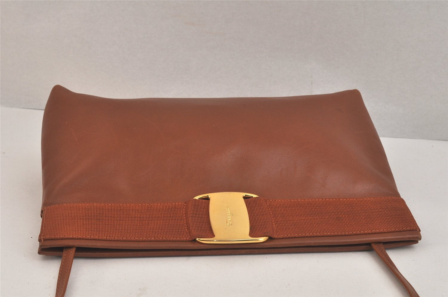 Authentic Salvatore Ferragamo Vara Shoulder Cross Bag Leather Brown SF 3108K