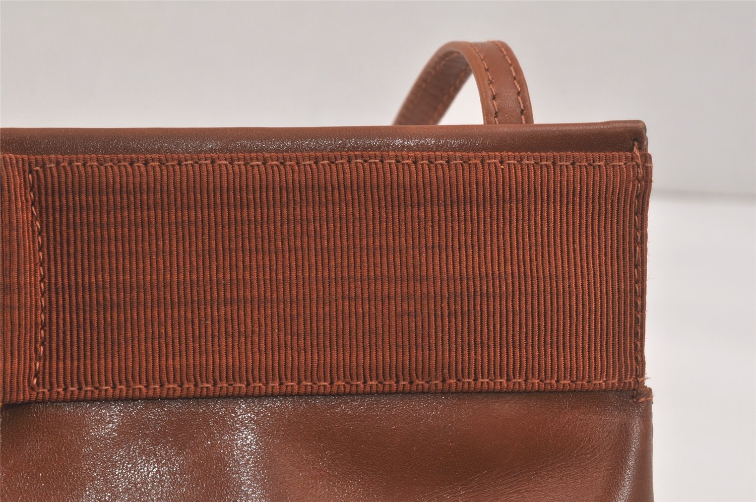 Authentic Salvatore Ferragamo Vara Shoulder Cross Bag Leather Brown SF 3108K