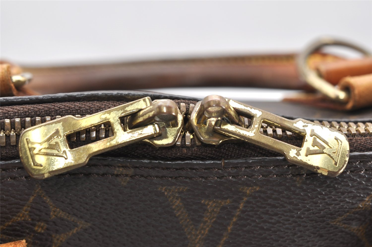 Authentic Louis Vuitton Monogram Alma Hand Bag Purse M51130 LV 3111K