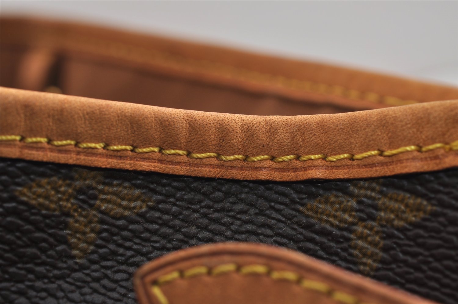 Authentic Louis Vuitton Monogram Batignolles Horizontal Tote Bag M51154 LV 3117J