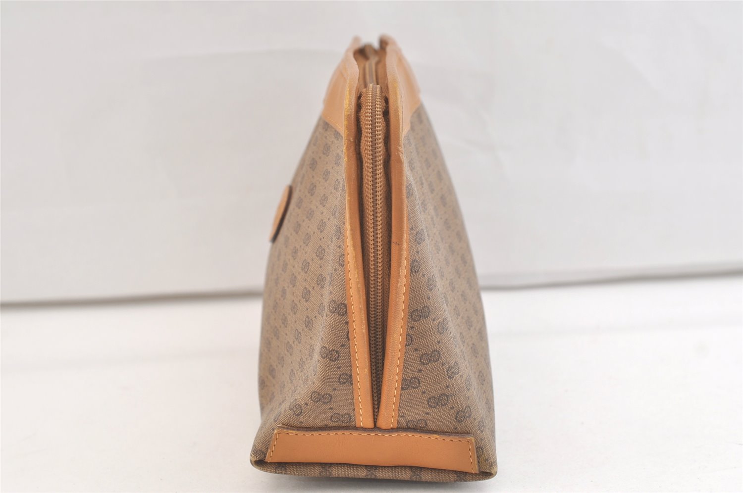 Authentic GUCCI Micro GG PVC Leather Clutch Hand Bag Purse Brown Junk 3119K