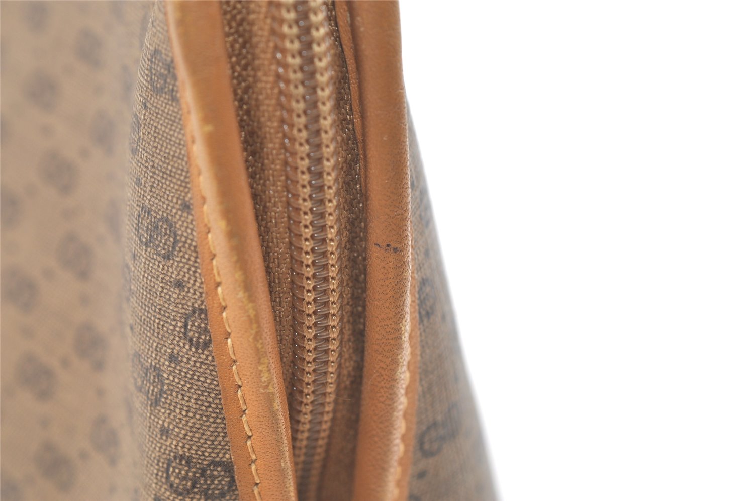 Authentic GUCCI Micro GG PVC Leather Clutch Hand Bag Purse Brown Junk 3119K