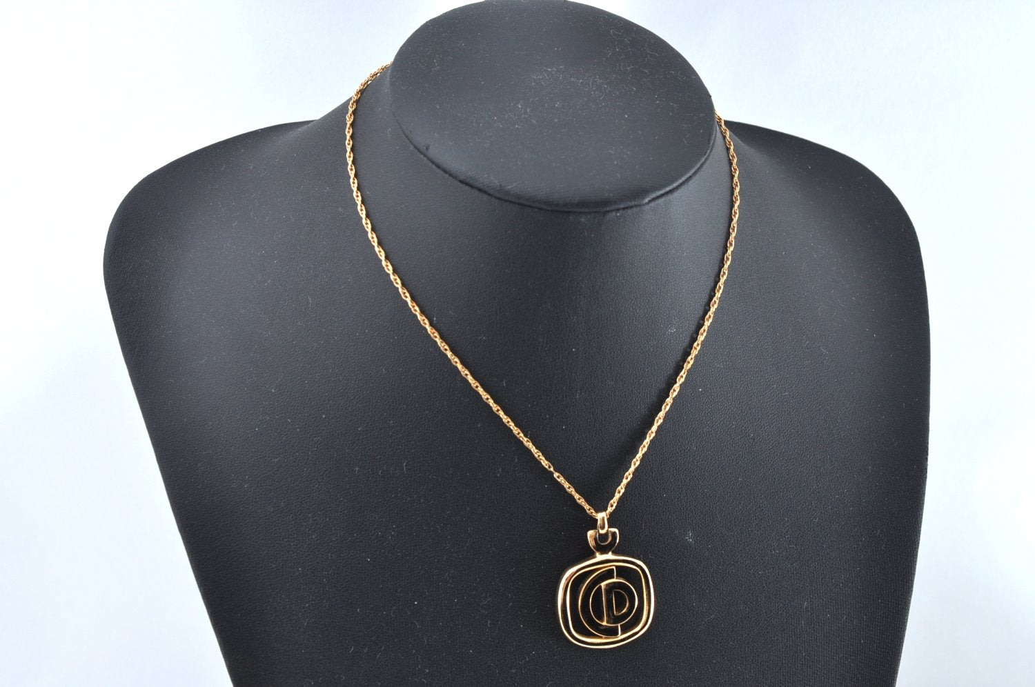 Authentic Christian Dior Gold Tone Chain Pendant Necklace CD Box 3121M