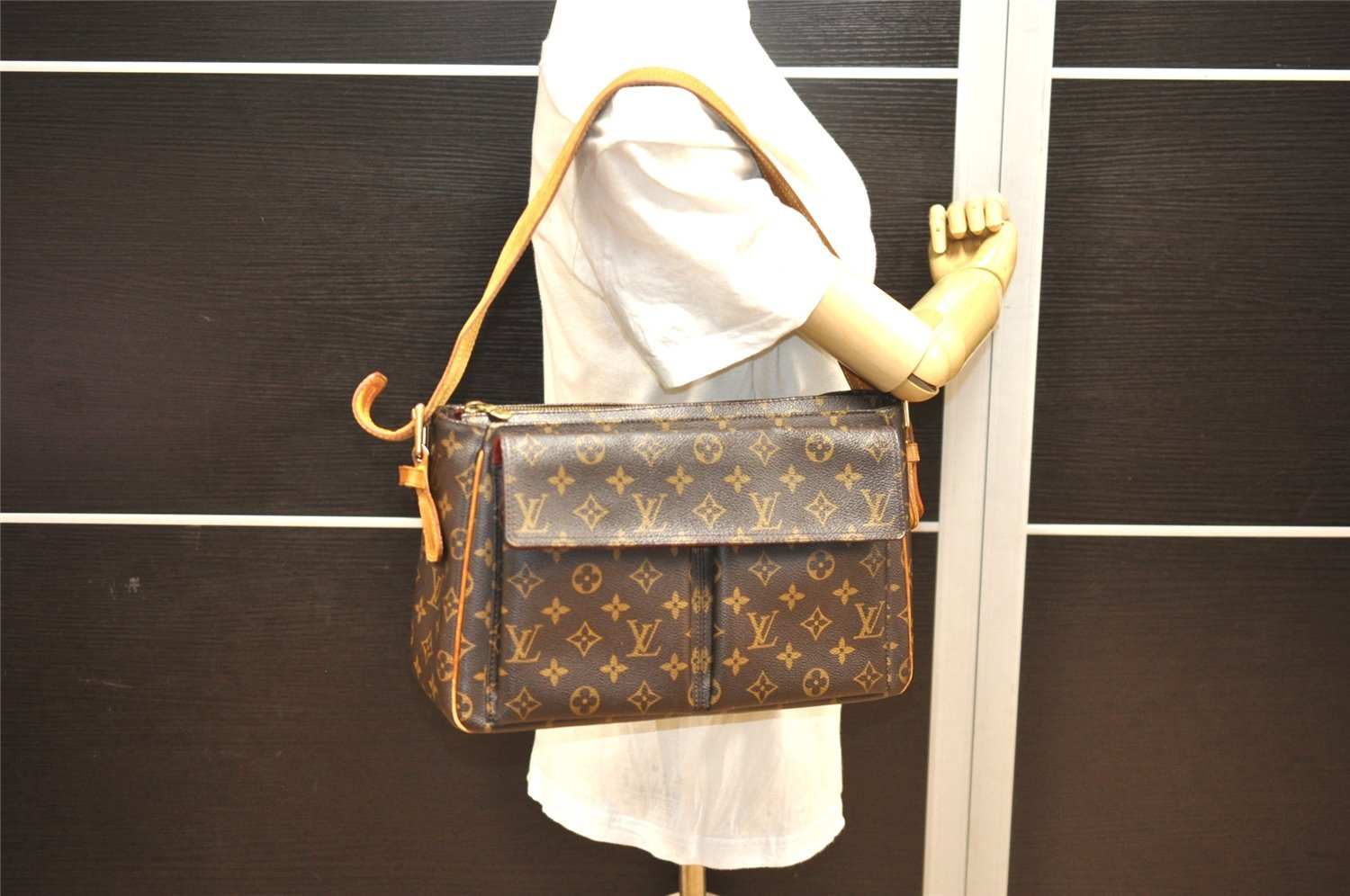 Authentic Louis Vuitton Monogram Viva Cite GM Shoulder Bag M51163 LV 3124J