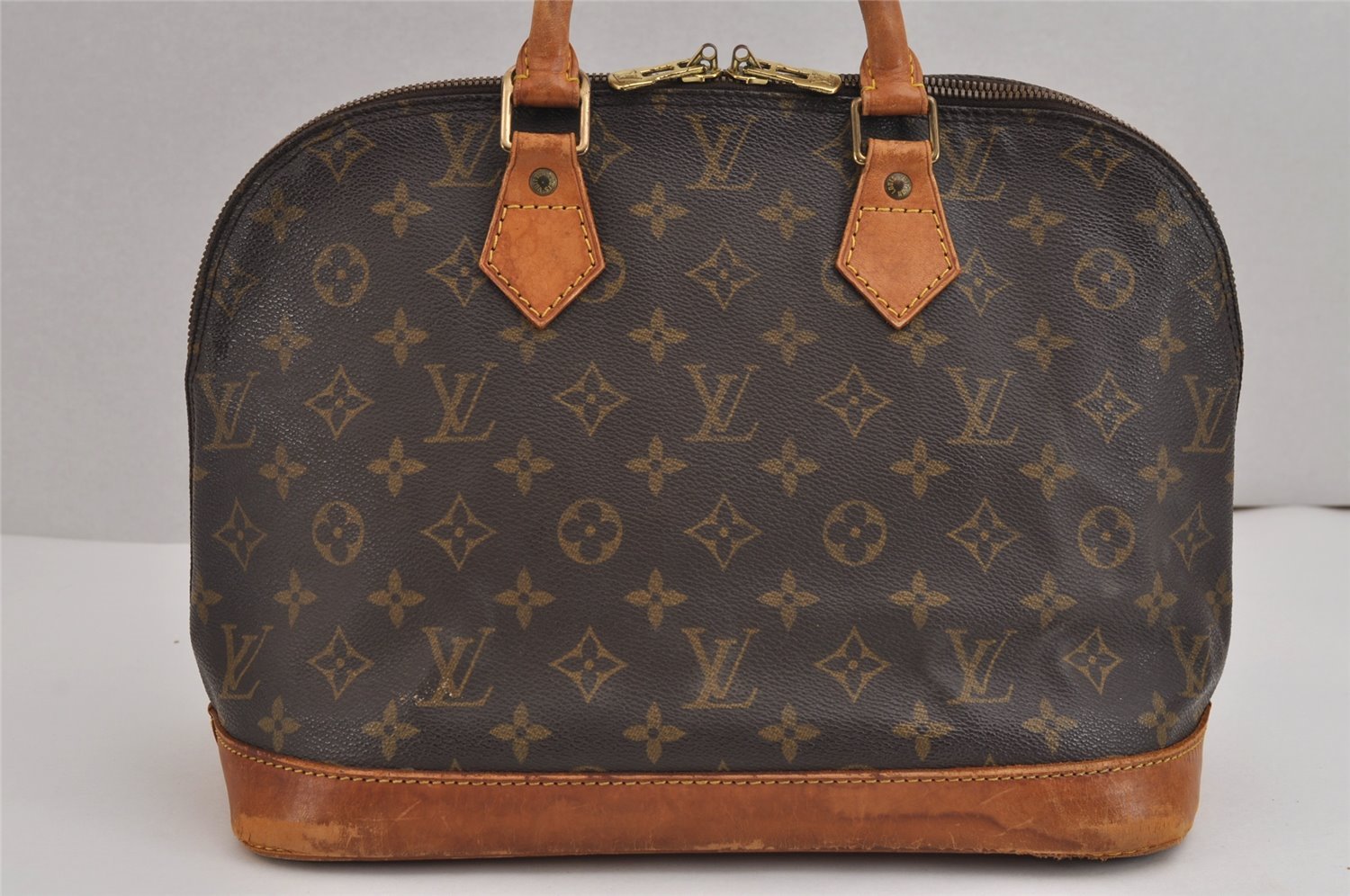Authentic Louis Vuitton Monogram Alma Hand Bag Purse M51130 LV 3127J