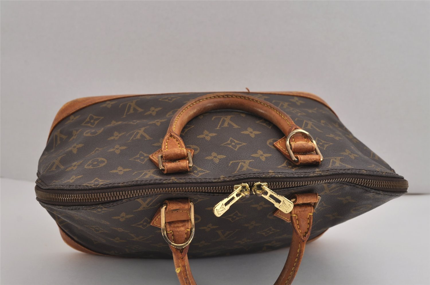 Authentic Louis Vuitton Monogram Alma Hand Bag Purse M51130 LV 3127J