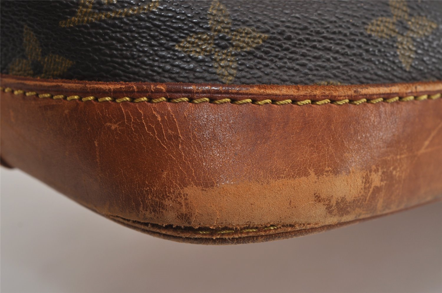 Authentic Louis Vuitton Monogram Alma Hand Bag Purse M51130 LV 3127J