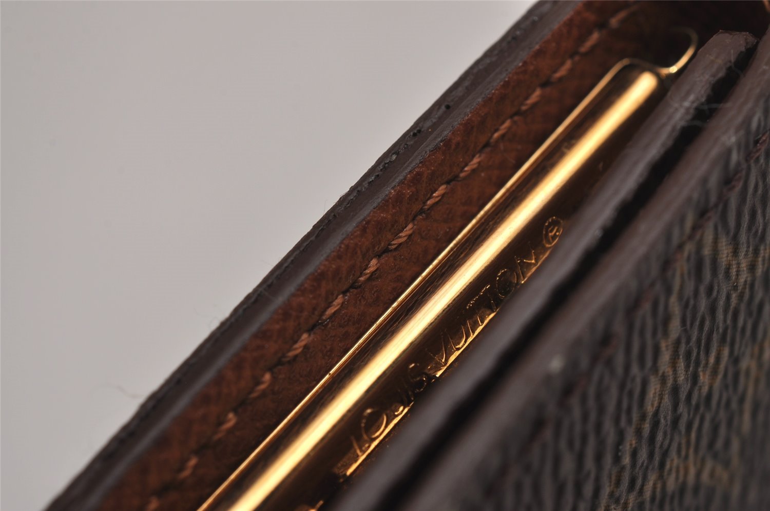 Authentic Louis Vuitton Monogram Multicles 4 Four Hooks Key Case M62631 LV 3131J