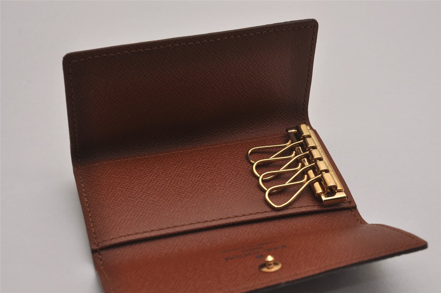 Authentic Louis Vuitton Monogram Multicles 4 Four Hooks Key Case M62631 LV 3131J