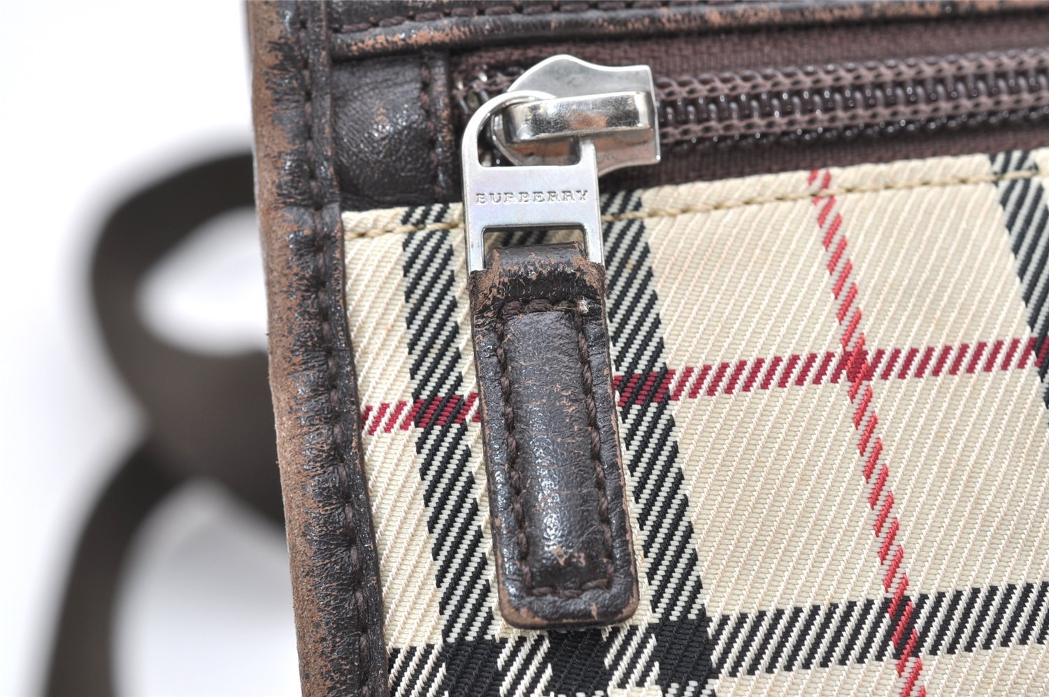 Authentic BURBERRY Nova Check Shoulder Cross Body Bag Nylon Leather Beige 3132K
