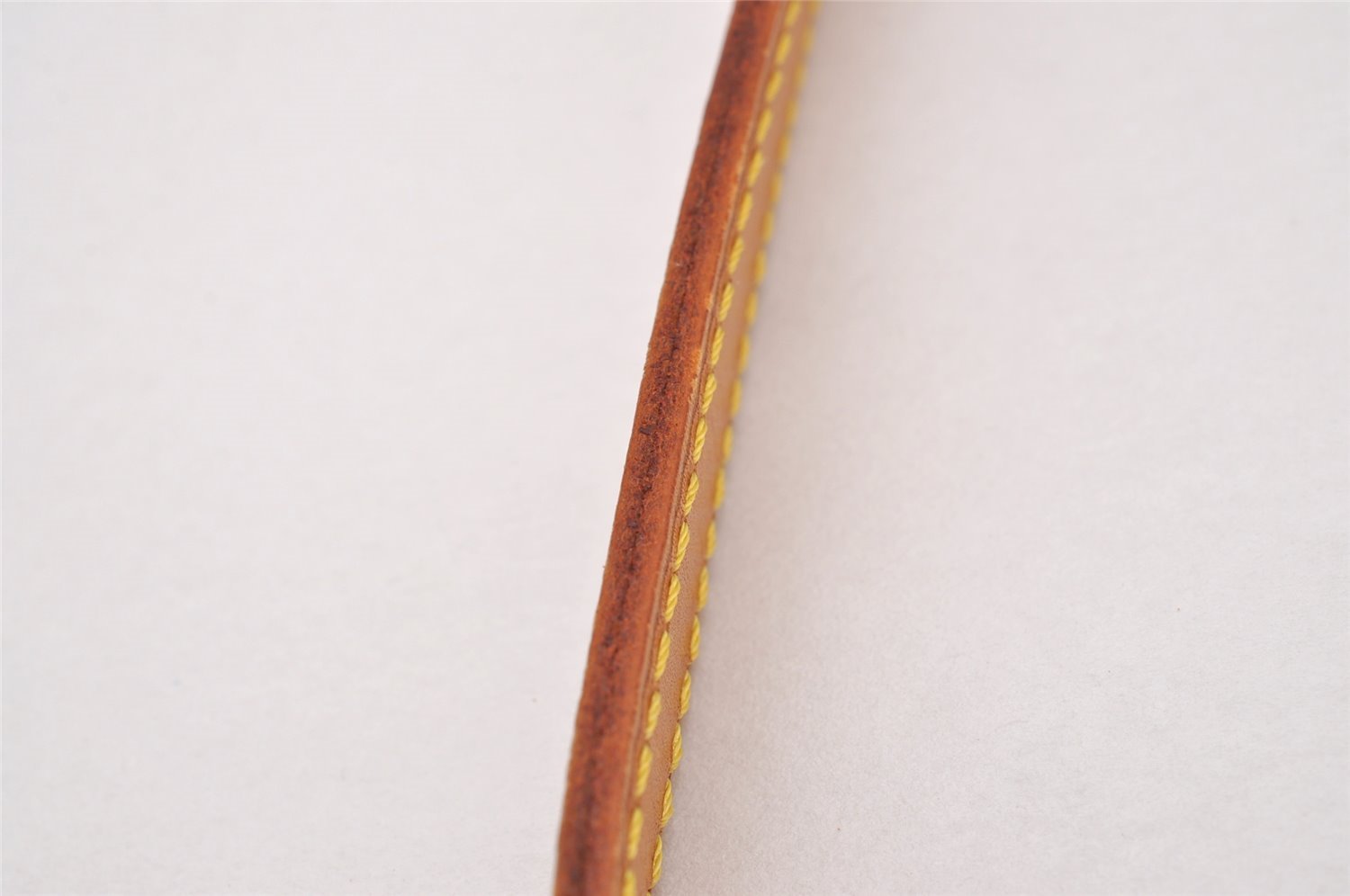 Authentic Louis Vuitton Leather Shoulder Strap Beige 47.2