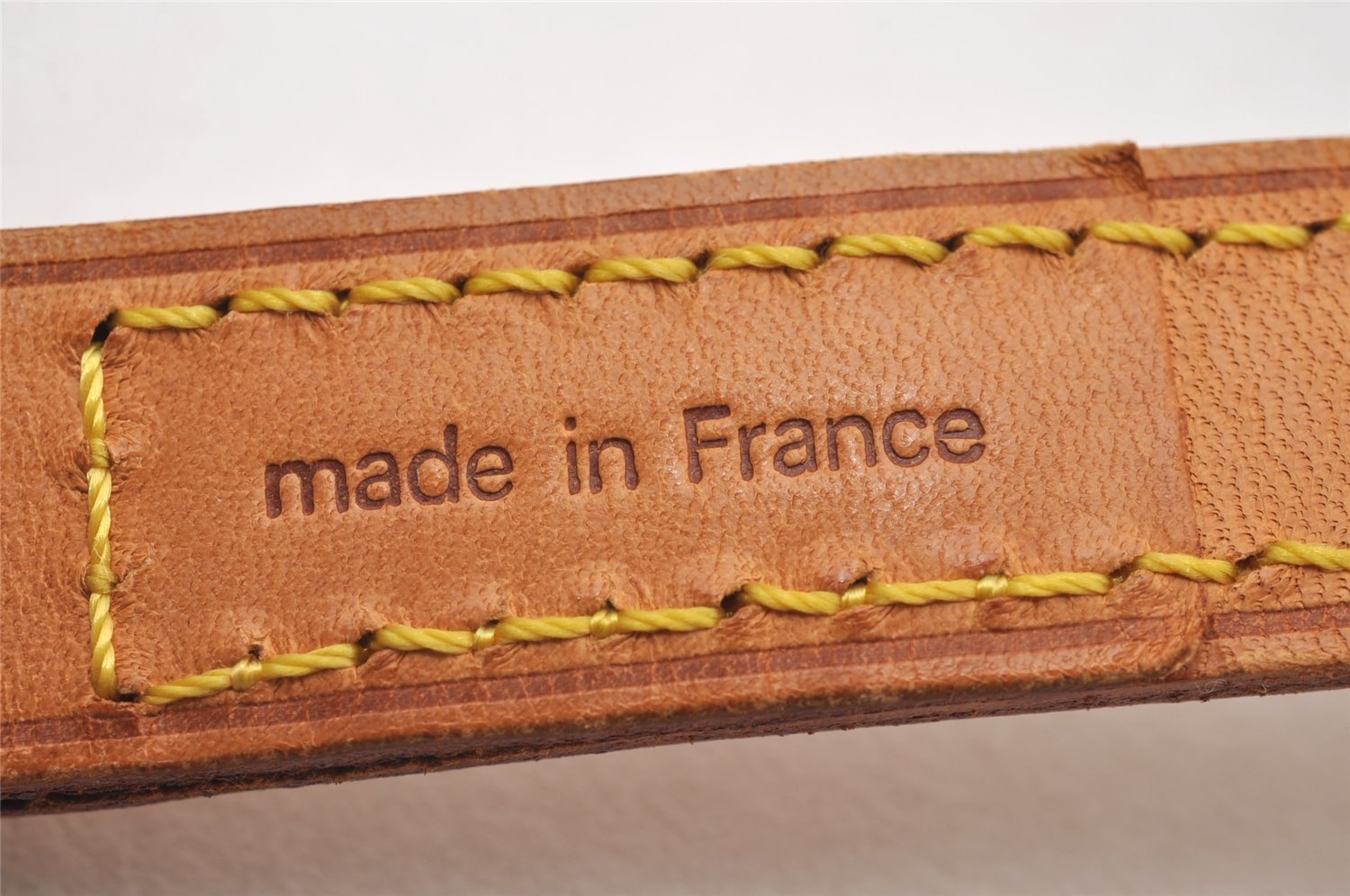 Authentic Louis Vuitton Leather Shoulder Strap Beige 47.2