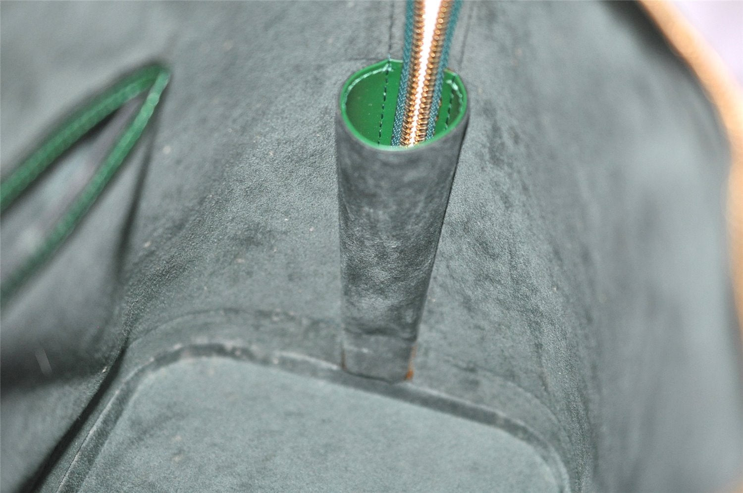 Authentic Louis Vuitton Epi Alma PM Hand Bag Green M52144 LV 3151I