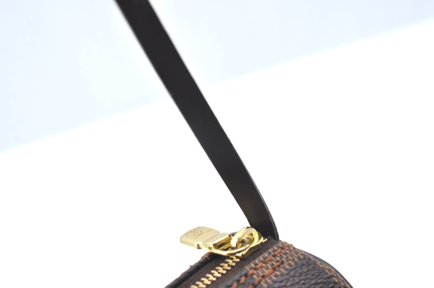 Authentic Louis Vuitton Damier Papillon Pouch Purse LV  3153I