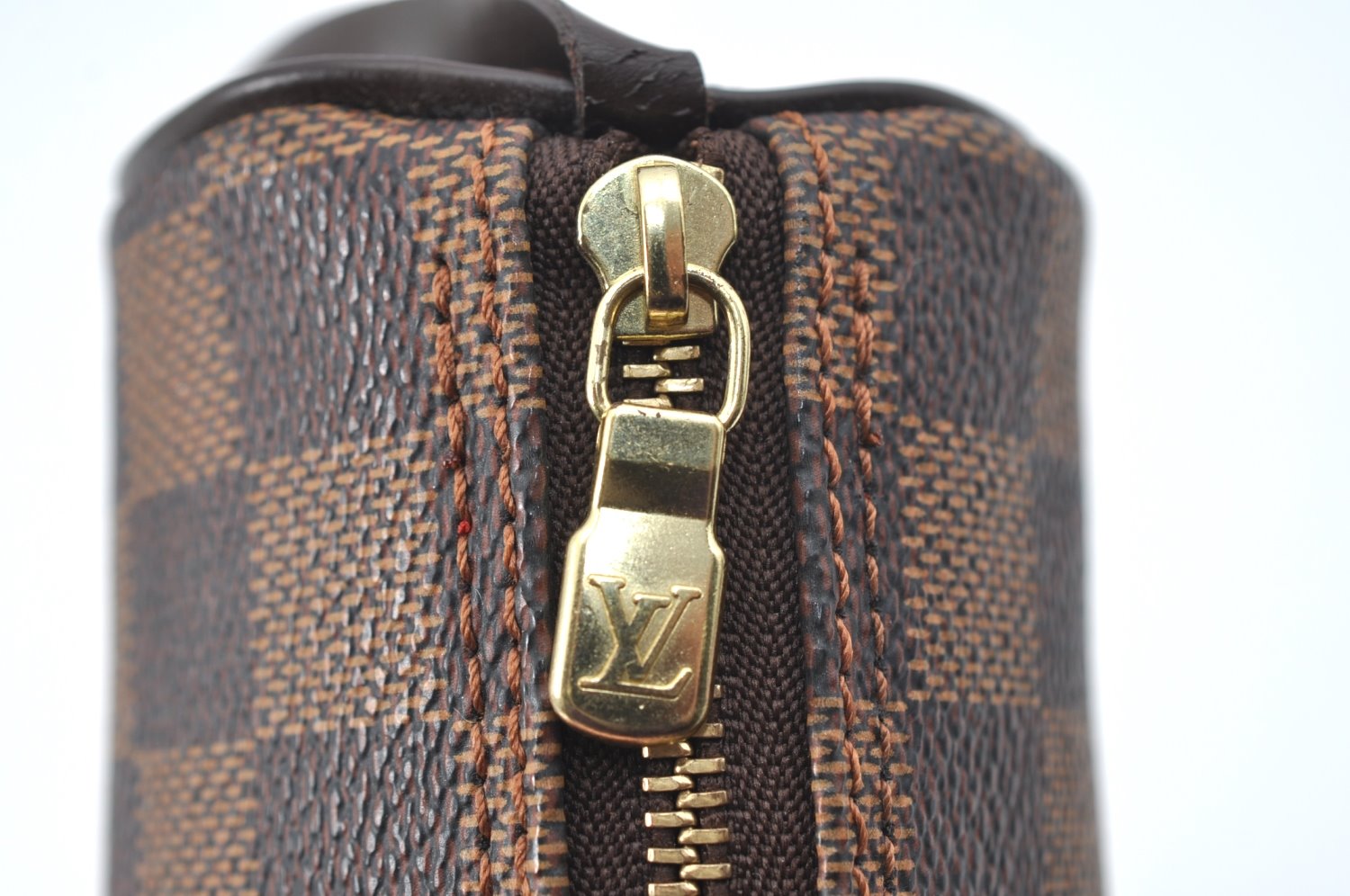 Authentic Louis Vuitton Damier Papillon Pouch Purse LV  3153I