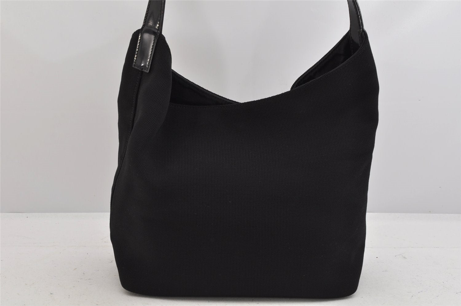 Authentic GUCCI Vintage Shoulder Hand Bag Purse Nylon Leather Black 3154K