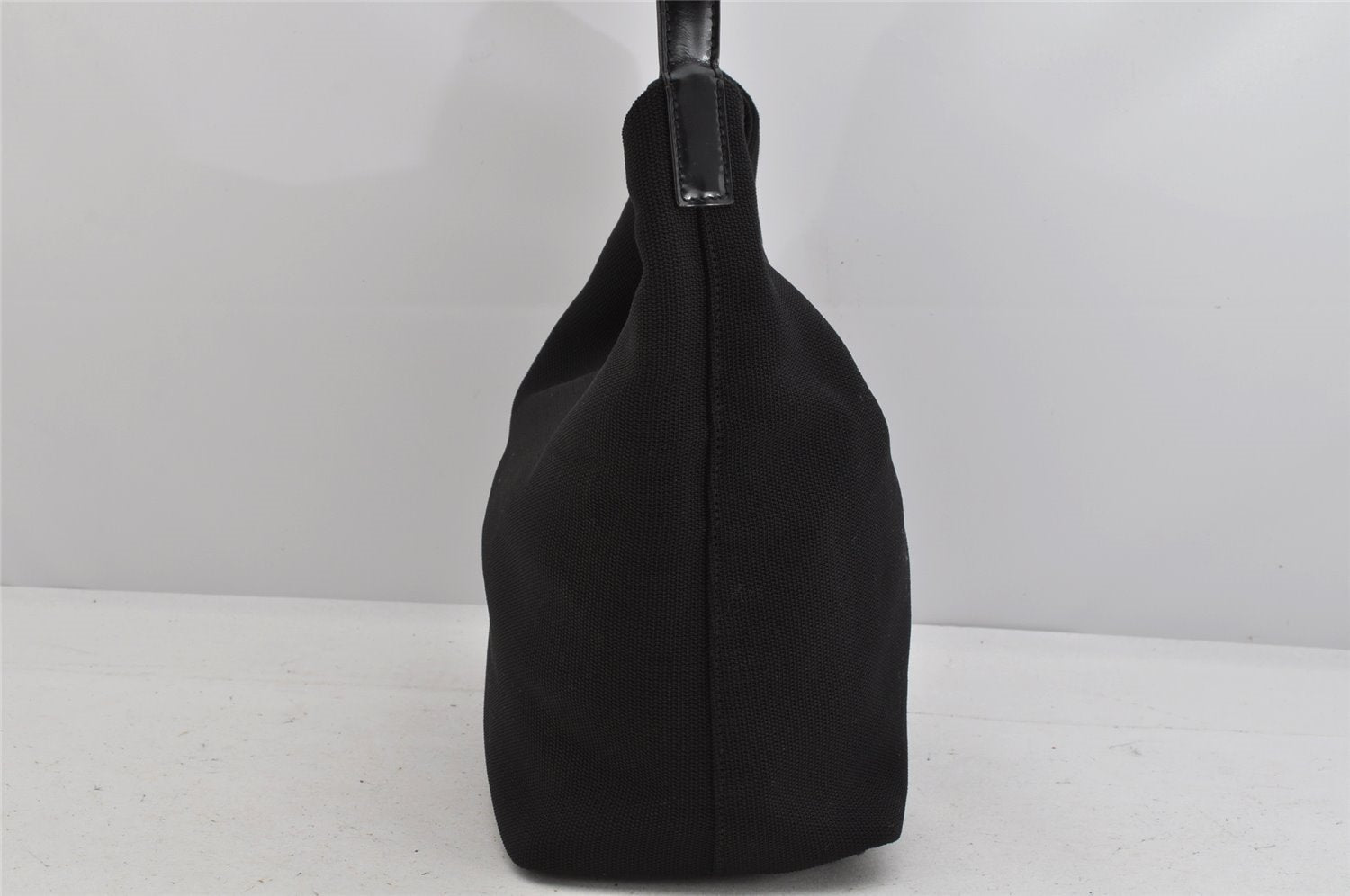 Authentic GUCCI Vintage Shoulder Hand Bag Purse Nylon Leather Black 3154K