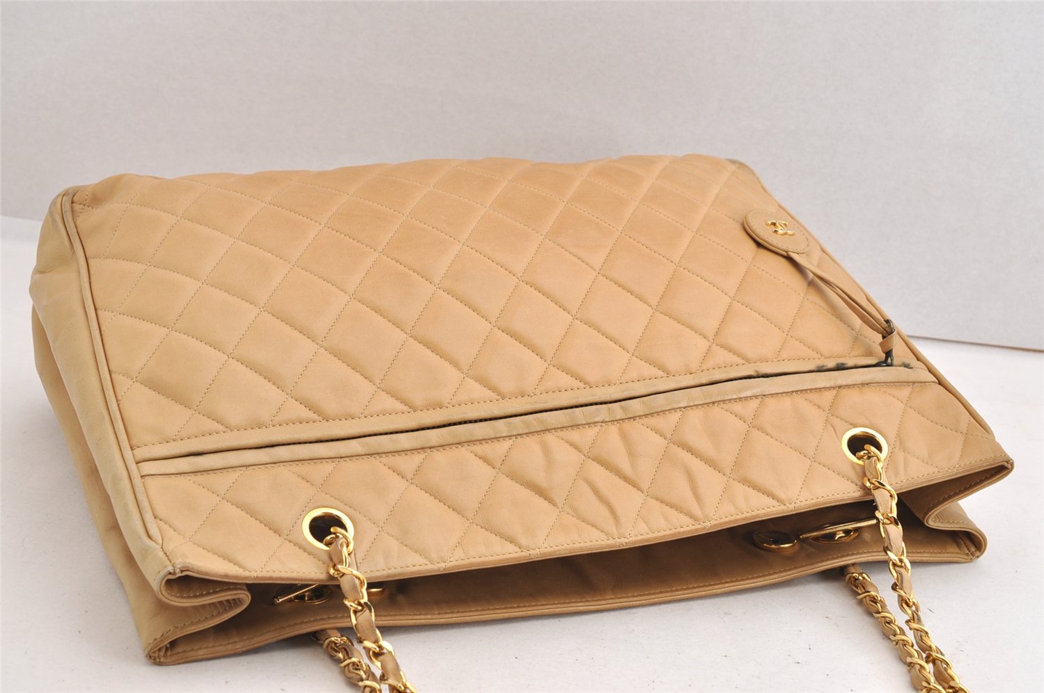 Authentic CHANEL Vintage Calf Skin Matelasse Chain Shoulder Tote Bag Beige 3163M
