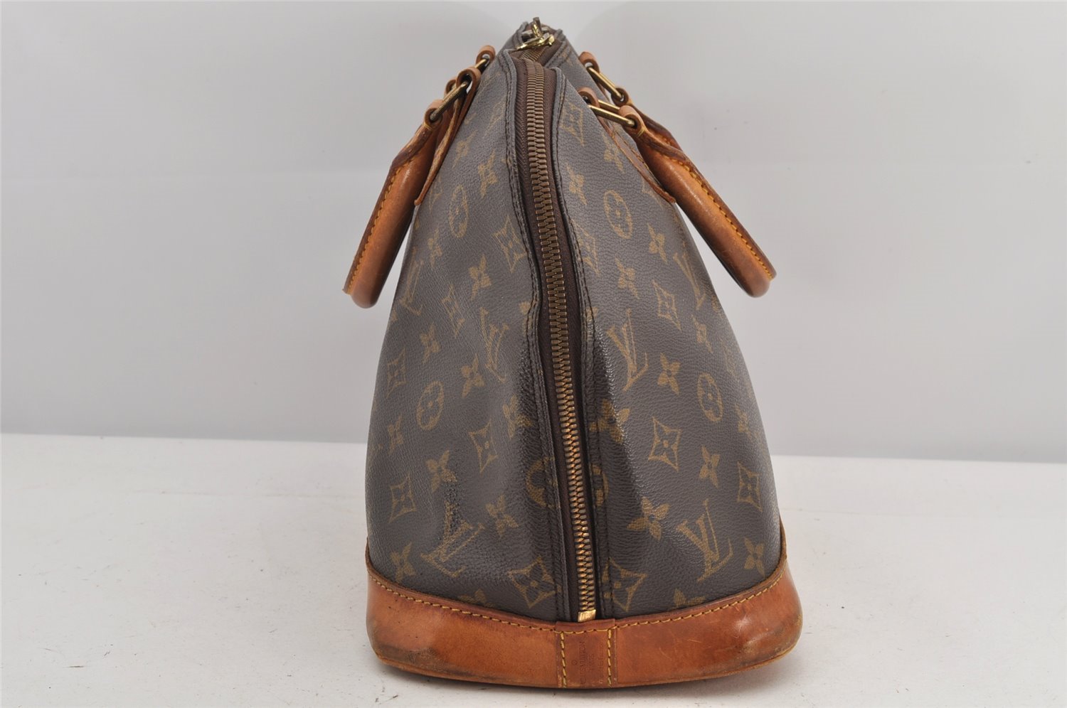 Authentic Louis Vuitton Monogram Alma Hand Bag Purse M51130 LV 3166K