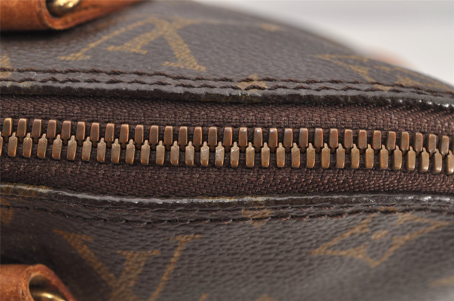 Authentic Louis Vuitton Monogram Alma Hand Bag Purse M51130 LV 3166K