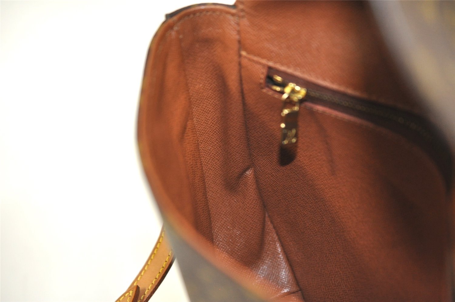 Authentic Louis Vuitton Monogram Chantilly MM Shoulder Cross Bag M51233 LV 3171I