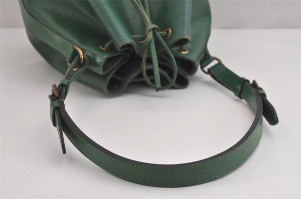Authentic Louis Vuitton Epi Noe Shoulder Drawstring Bag Green M44004 LV 3172J