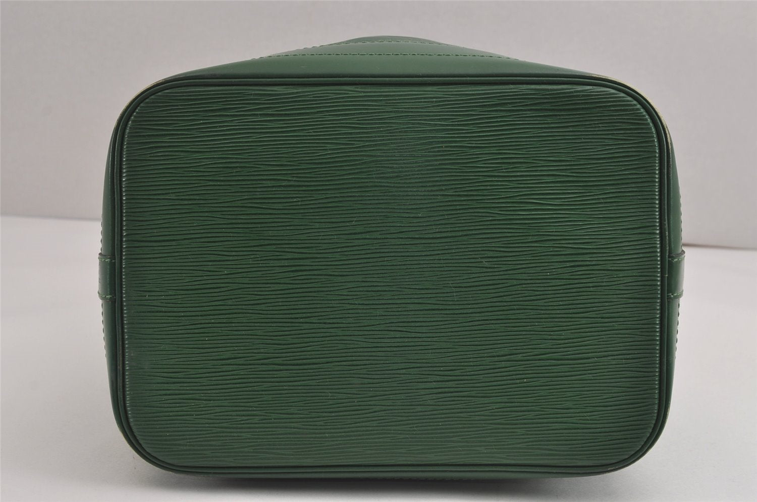 Authentic Louis Vuitton Epi Noe Shoulder Drawstring Bag Green M44004 LV 3172J