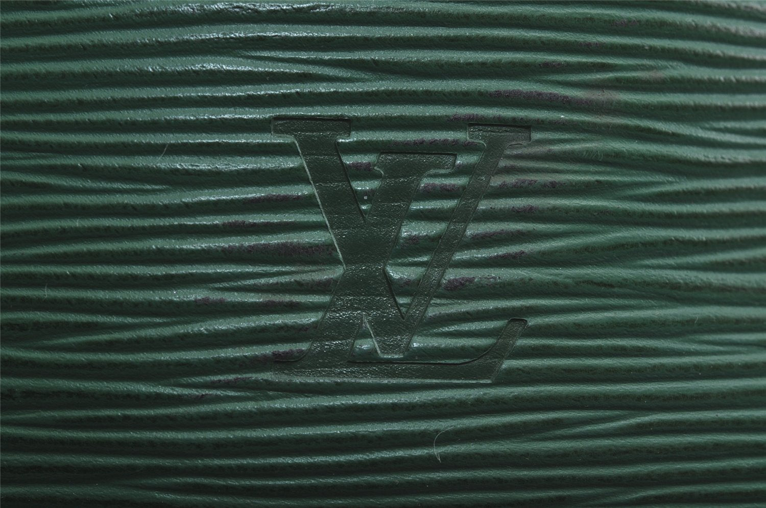 Authentic Louis Vuitton Epi Noe Shoulder Drawstring Bag Green M44004 LV 3172J