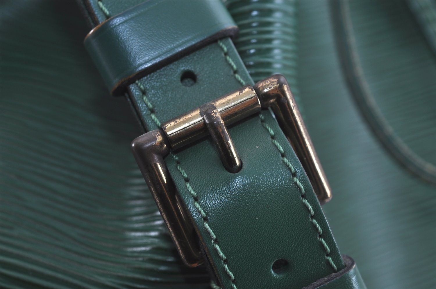 Authentic Louis Vuitton Epi Noe Shoulder Drawstring Bag Green M44004 LV 3172J