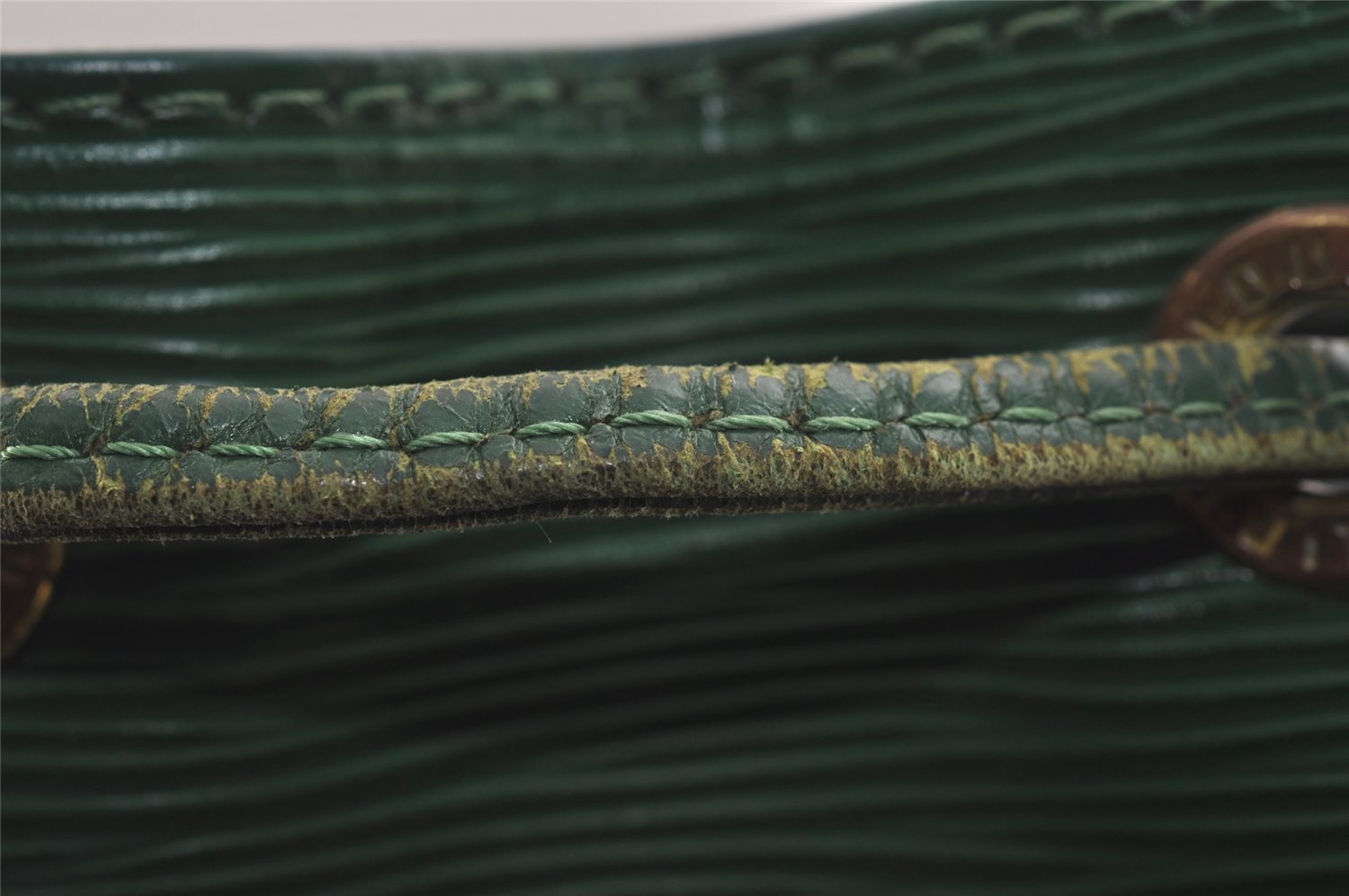 Authentic Louis Vuitton Epi Noe Shoulder Drawstring Bag Green M44004 LV 3172J