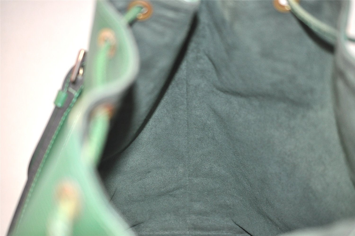 Authentic Louis Vuitton Epi Noe Shoulder Drawstring Bag Green M44004 LV 3172J