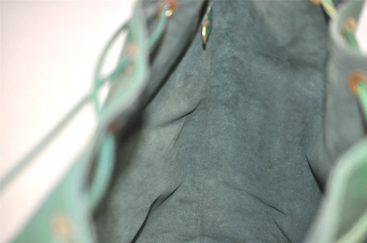 Authentic Louis Vuitton Epi Noe Shoulder Drawstring Bag Green M44004 LV 3172J