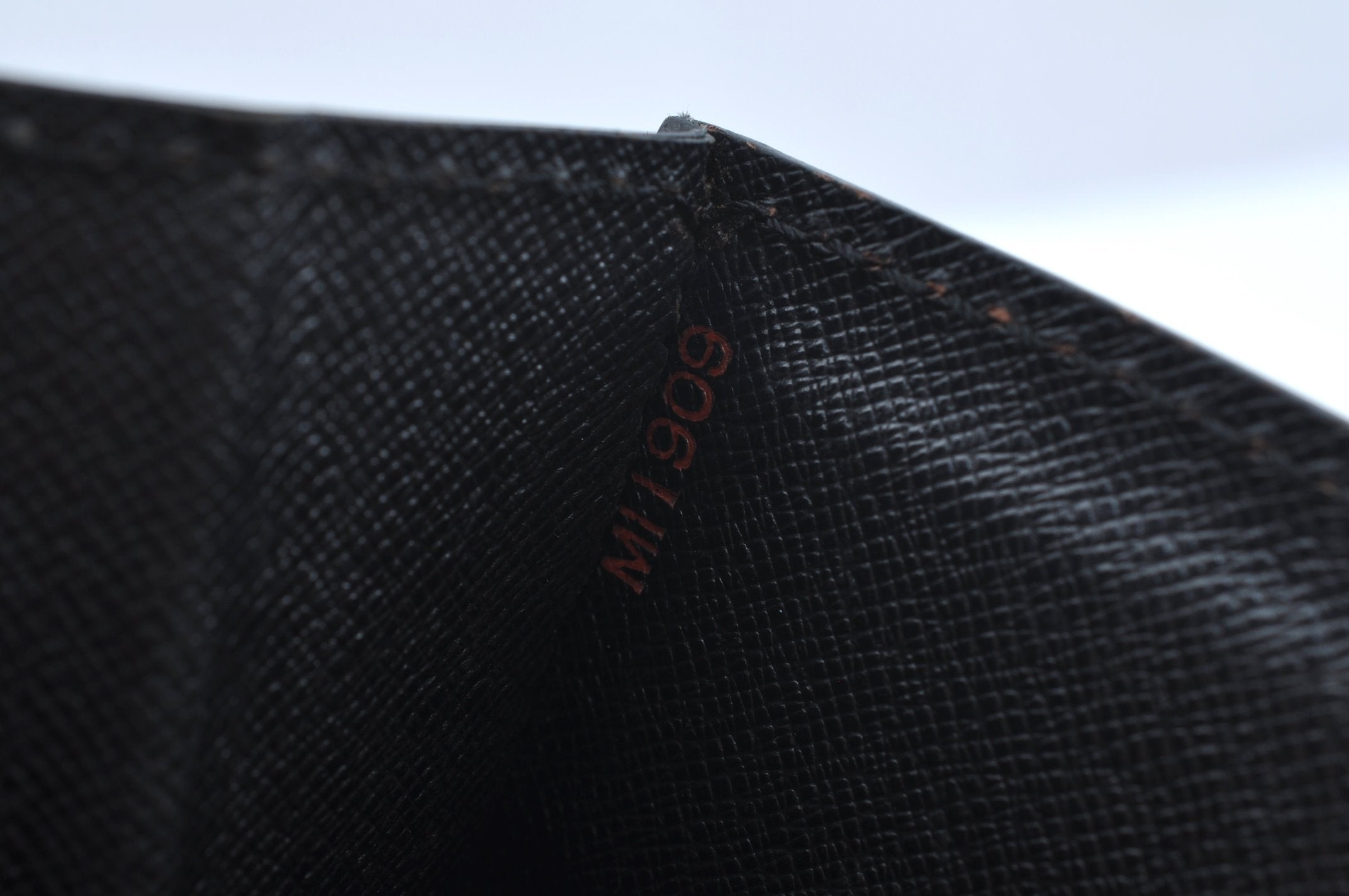 Authentic Louis Vuitton Epi Serviette Conseiller Briefcase Black M54422 LV 3173I