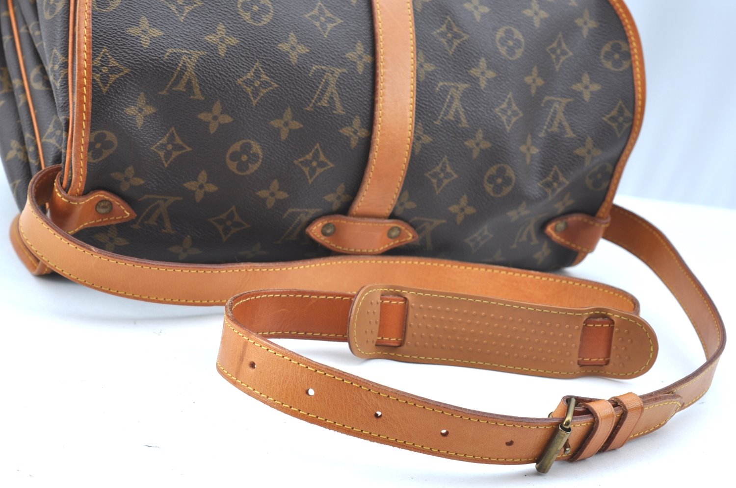 Authentic Louis Vuitton Monogram Saumur 35 Shoulder Cross Bag M42254 LV 3179J