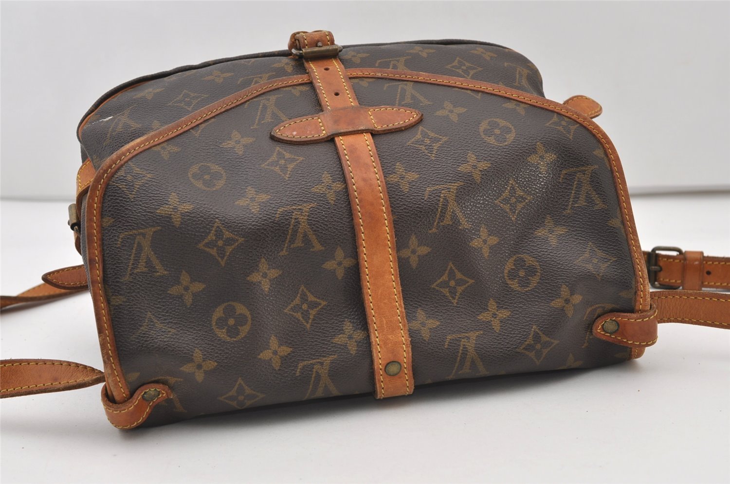 Authentic Louis Vuitton Monogram Saumur 30 Shoulder Cross Bag M42256 LV 3189J