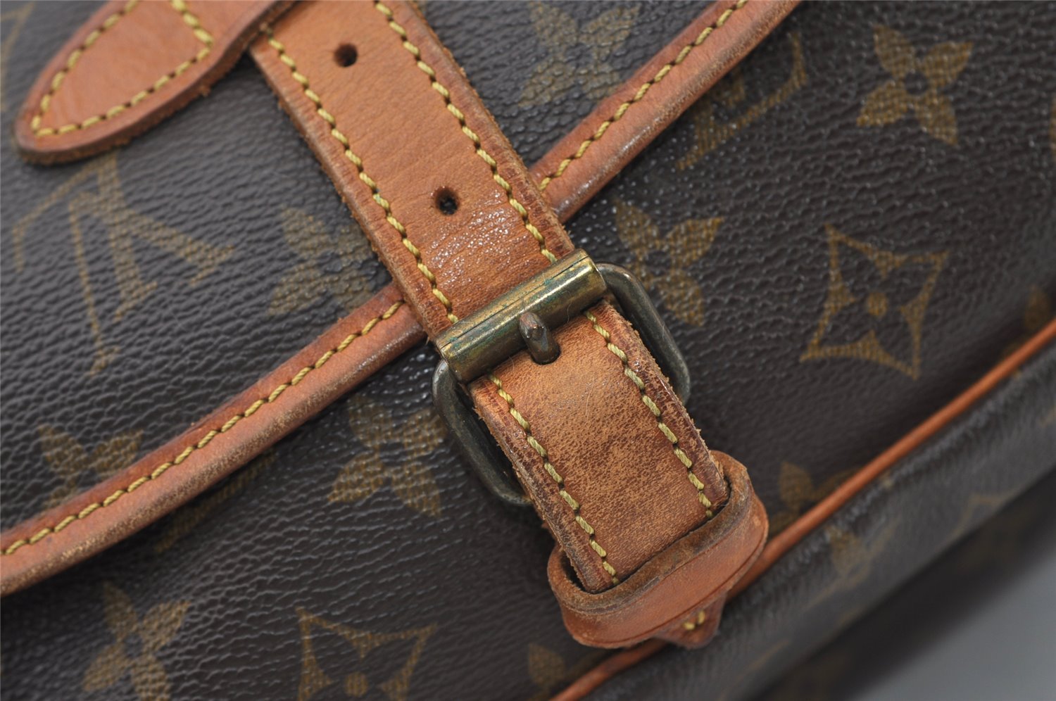 Authentic Louis Vuitton Monogram Saumur 30 Shoulder Cross Bag M42256 LV 3189J