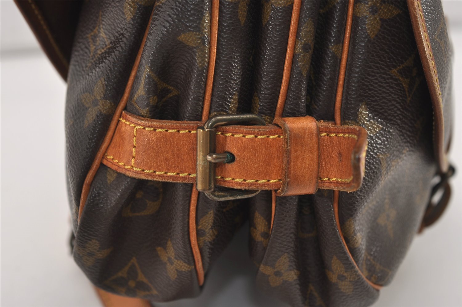 Authentic Louis Vuitton Monogram Saumur 30 Shoulder Cross Bag M42256 LV 3189J