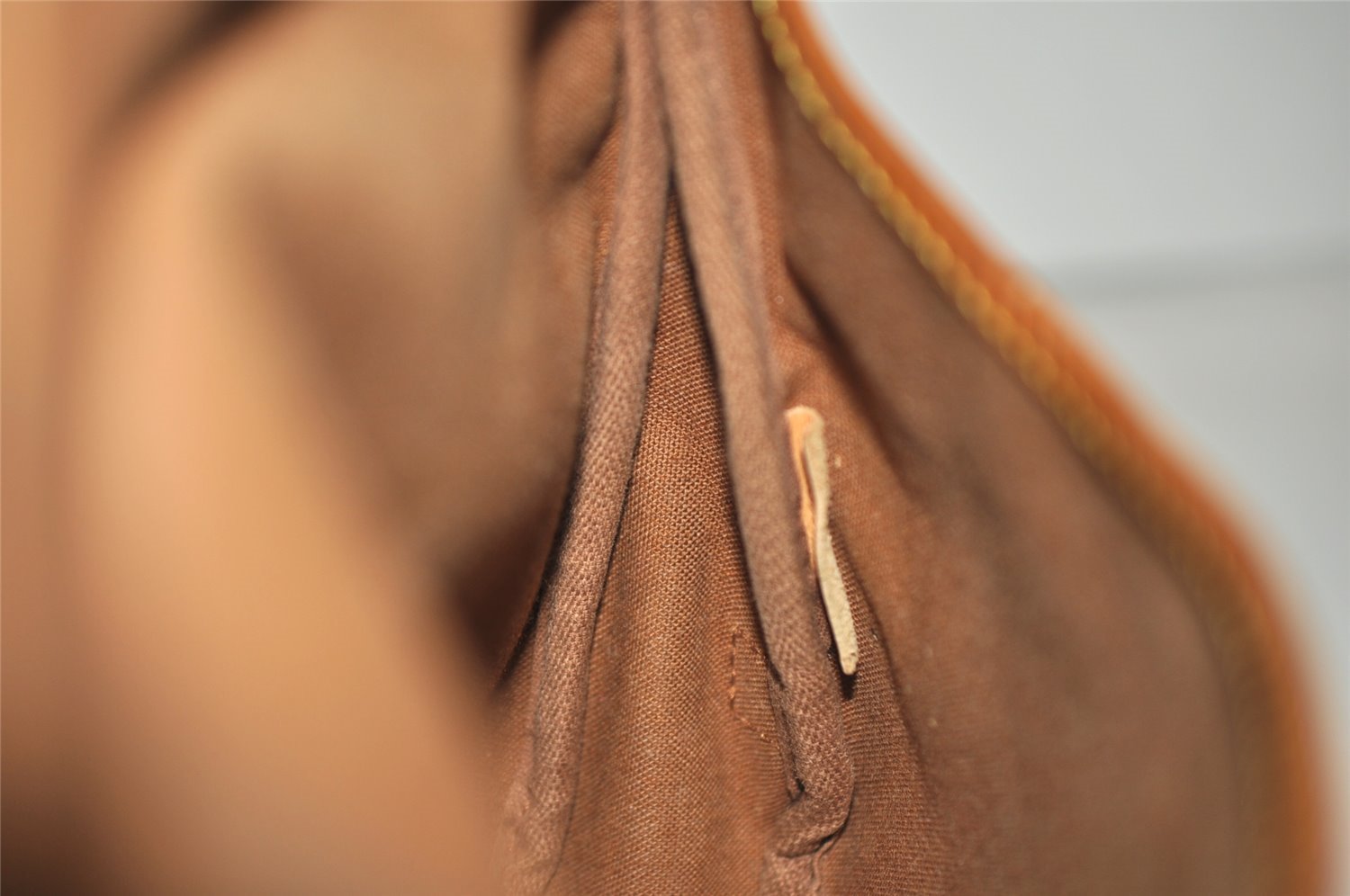 Authentic Louis Vuitton Monogram Saumur 30 Shoulder Cross Bag M42256 LV 3189J