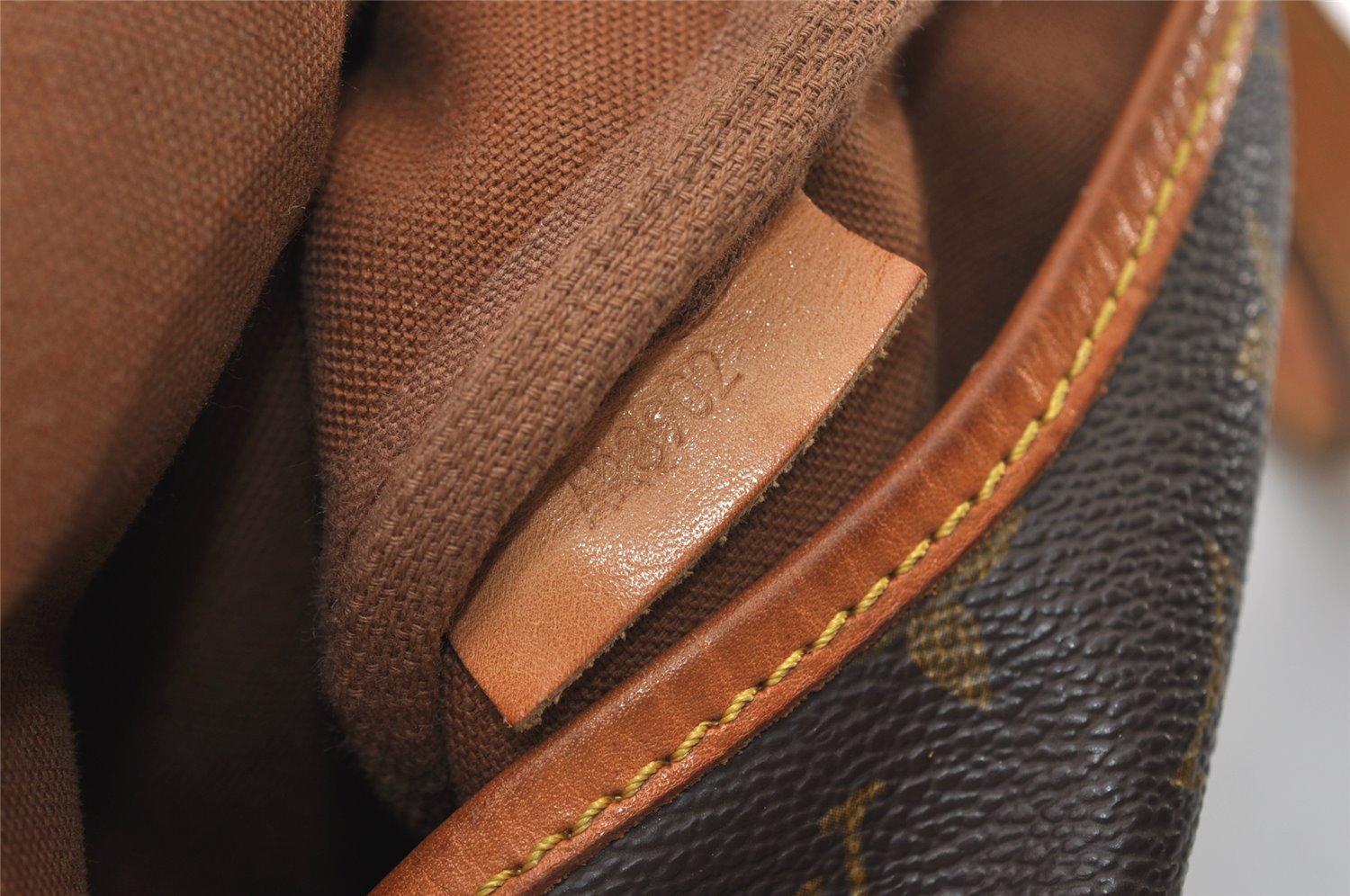 Authentic Louis Vuitton Monogram Saumur 30 Shoulder Cross Bag M42256 LV 3189J