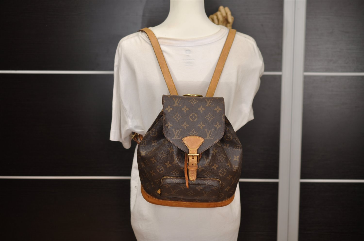 Authentic Louis Vuitton Monogram Montsouris MM Backpack M51136 LV 3192J