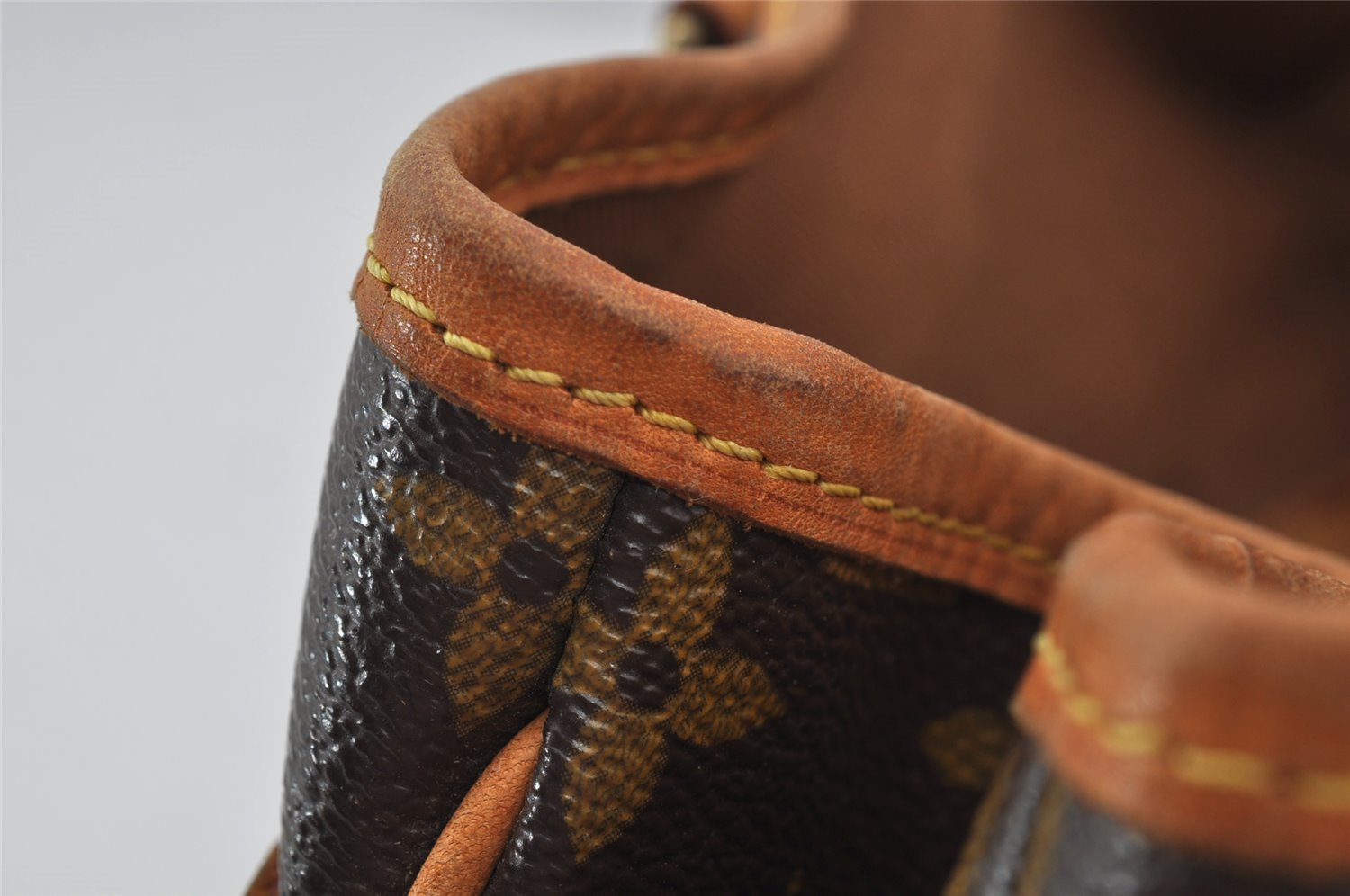 Authentic Louis Vuitton Monogram Batignolles Horizontal Tote Bag M51154 LV 3195J