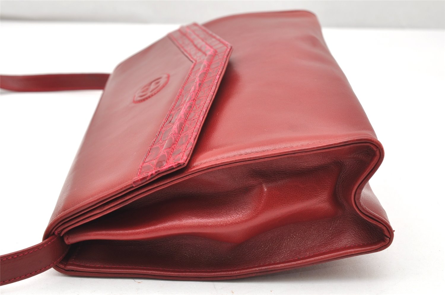 Authentic GUCCI Vintage Shoulder Cross Body Bag Purse Leather Red 3197K