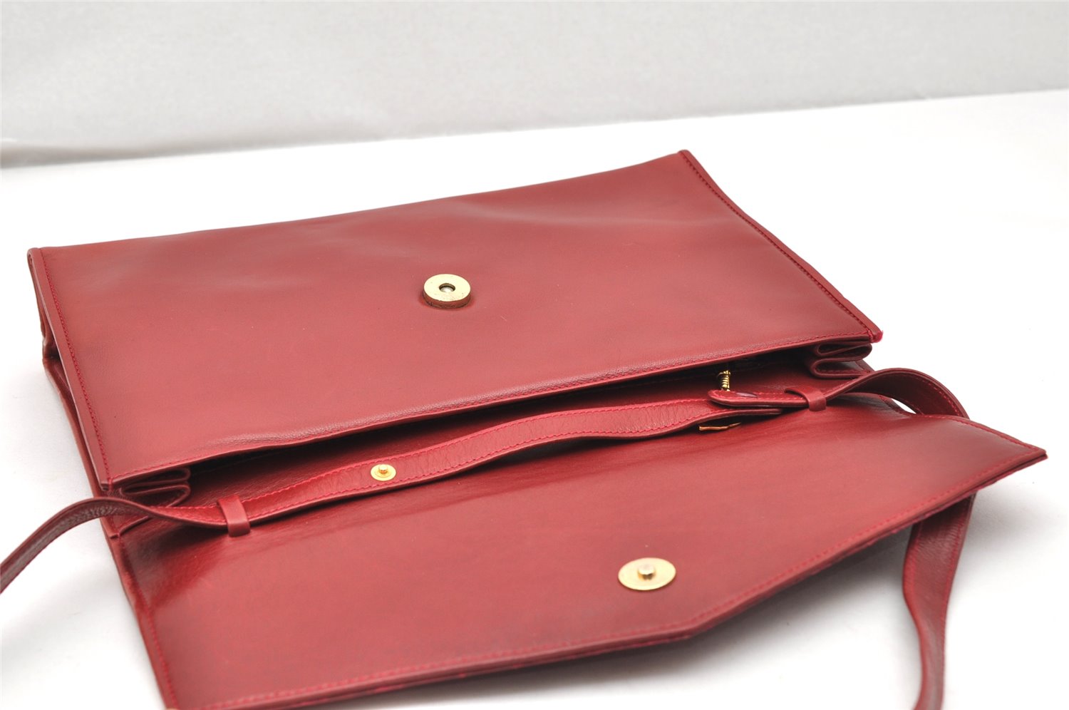 Authentic GUCCI Vintage Shoulder Cross Body Bag Purse Leather Red 3197K