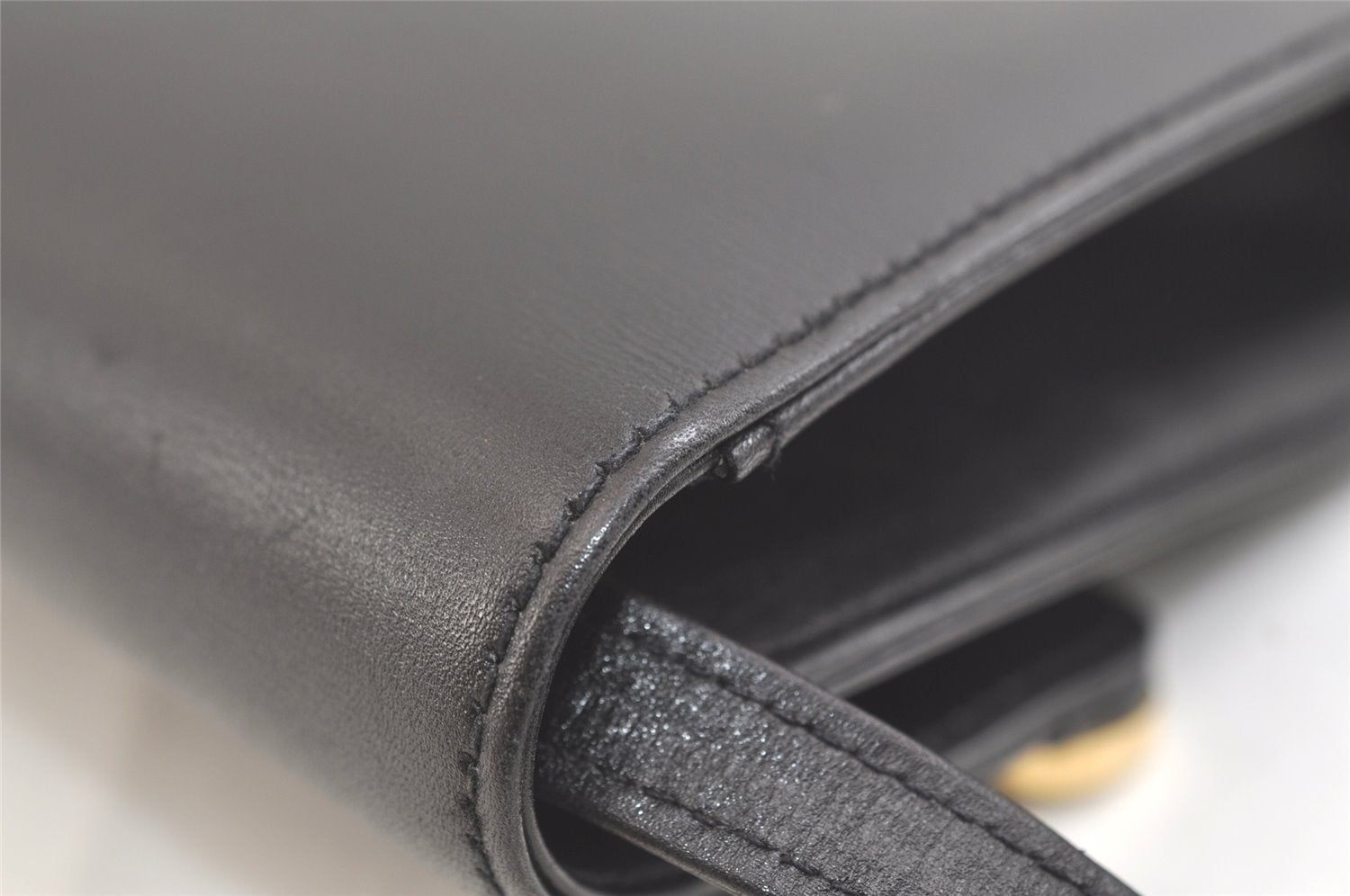 Authentic GUCCI Vintage Shoulder Cross Body Bag Purse Leather Black 3198K