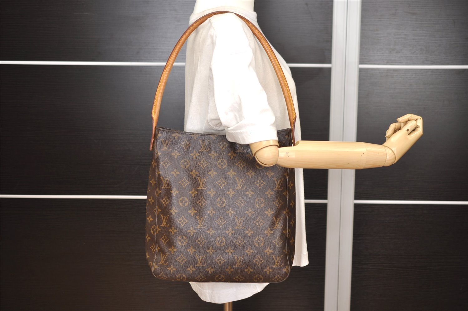 Authentic Louis Vuitton Monogram Looping GM Shoulder Bag M51145 LV 3204J
