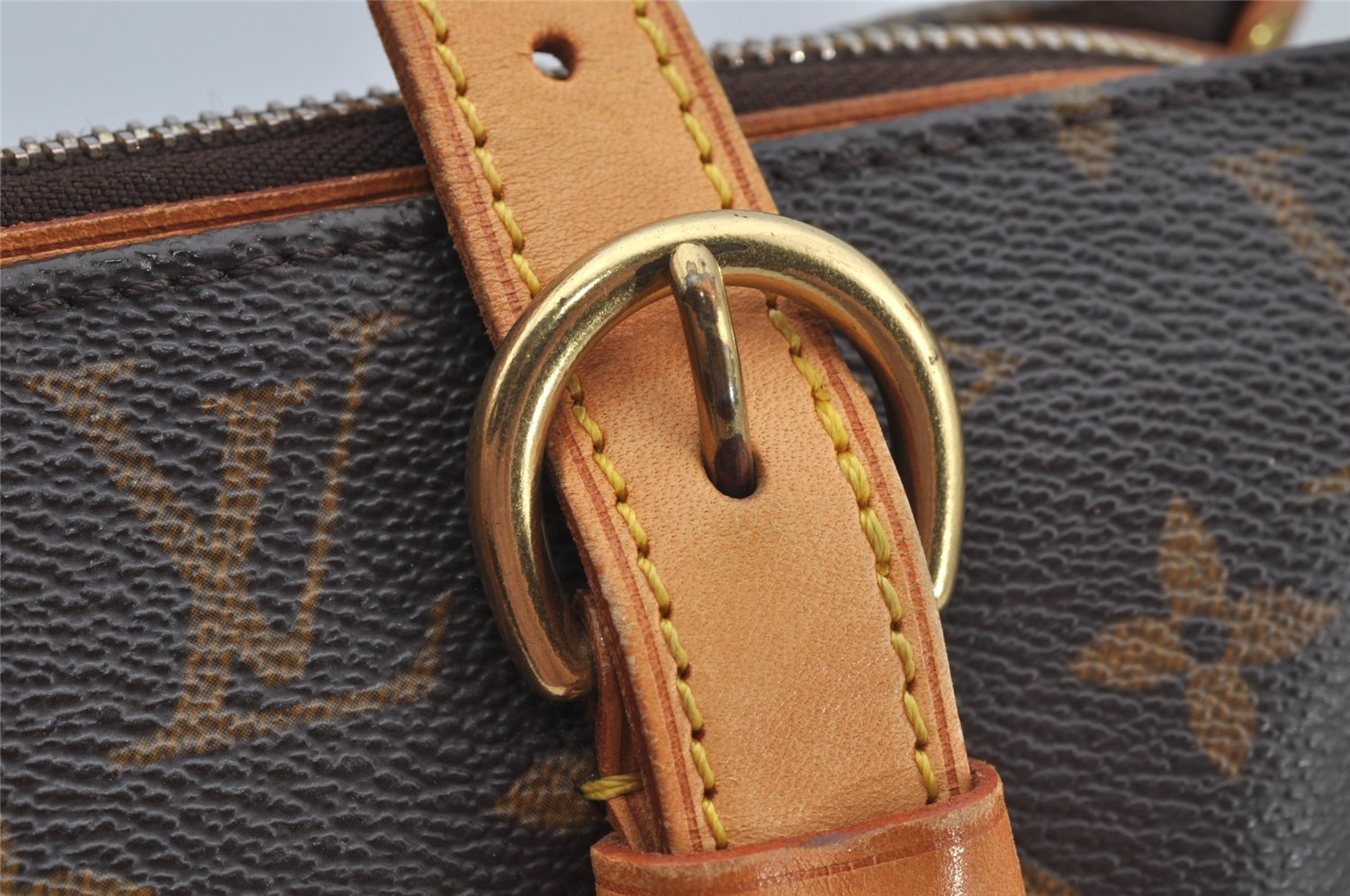 Authentic Louis Vuitton Monogram Popincourt Haut Shoulder Bag M40007 LV 3205J