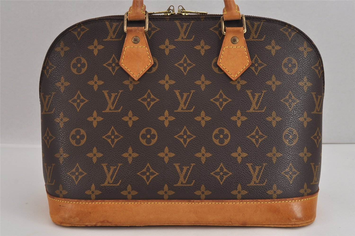 Authentic Louis Vuitton Monogram Alma Hand Bag Purse M51130 LV 3206J